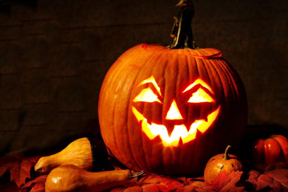 Free Image of Traditional Jack-o\'-lantern 